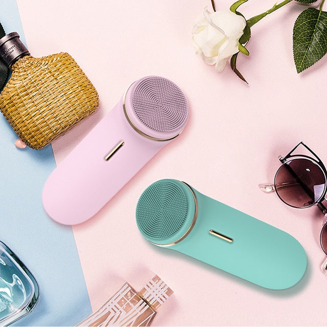 (NEW) Silicone Electric face Cleaner Glowing Skin Beauty Essentials