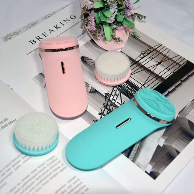 (NEW) Silicone Electric face Cleaner Glowing Skin Beauty Essentials